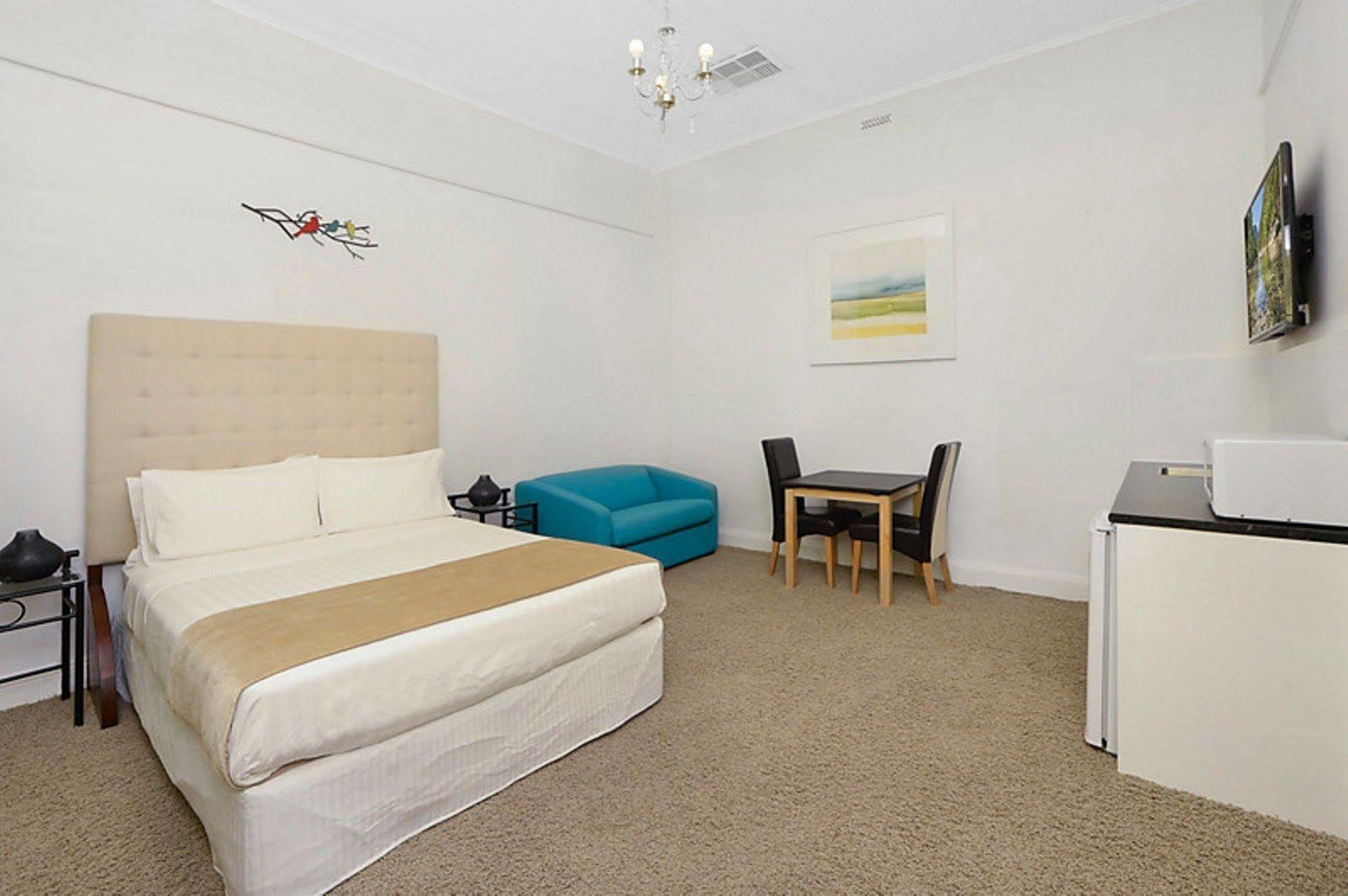 Suites On Avon York Buitenkant foto